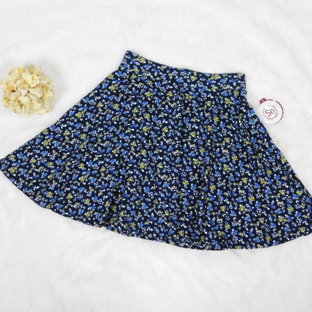 SO Womens Micro Floral Stretch Knit Skater Skirt Size S L Dark Fairy Cottagecore